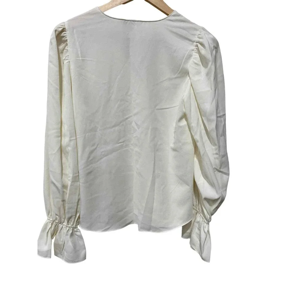 AQUA Long Sleeve V-Neck‎ Top Size Small New with Tags